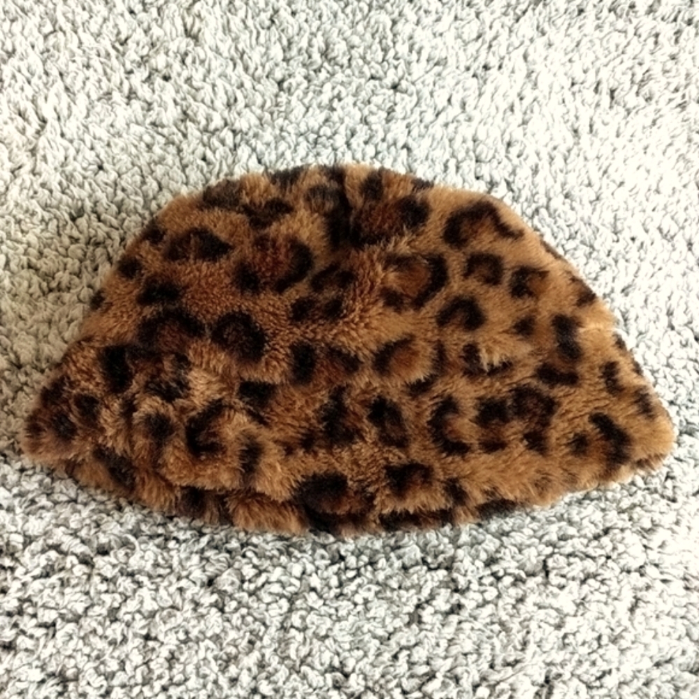 Faux Cheetah Print Bucket Hat - Picture 2 of 4
